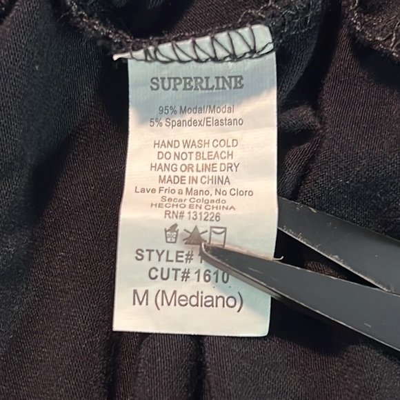 SUPERLINE BLACK MEDIUM SHORT SLEEVED ASYMMETRICAL HEM TSHIRT - Picture 7 of 7